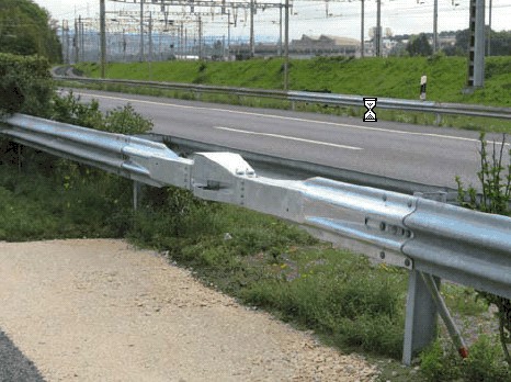 Radar embutido no guard-rail
